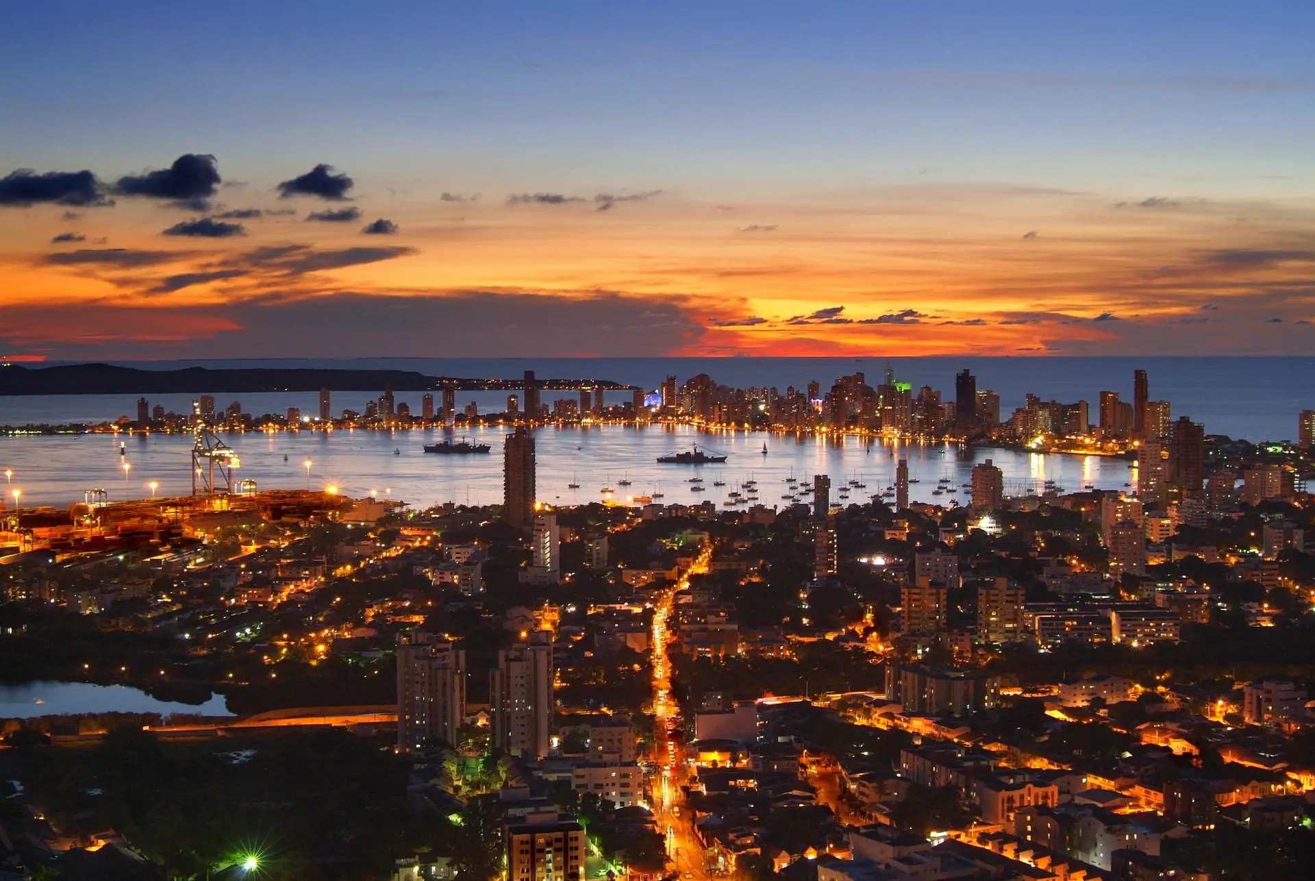Cartagena al atardecer vista desde La Popa